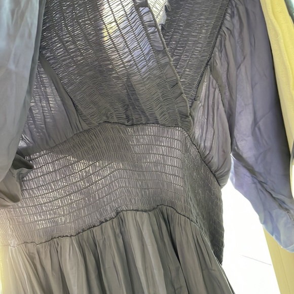 Flutter sleeve maxi dress - Picture 3 of 5